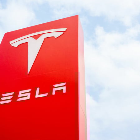 Η Tesla του Έλον Μασκ γίνεται πάροχος ηλεκτρικής ενέργειας στη Βρετανία 