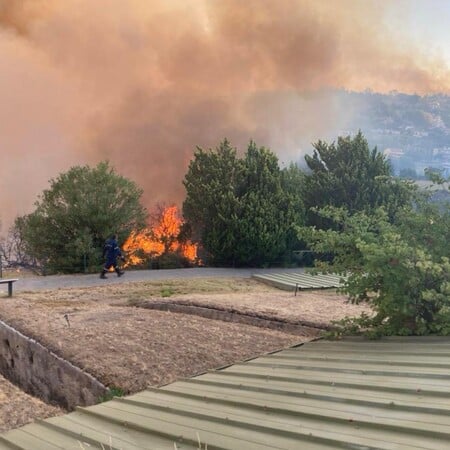 Φωτιά στην Αχαΐα: Μπήκε στον αρχαιολογικό χώρο της Βούντενης - «Περιορισμένες οι ζημιές»