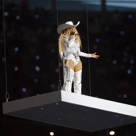 Η Beyoncé κέρδισε το πρώτο της Emmy για το «Beyoncé Bowl»