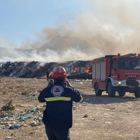 Φωτιά τώρα στον ΧΥΤΑ της Νάξου