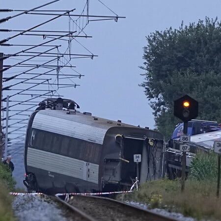 Σιδηροδρομικό δυστύχημα στη Δανία: Νεκρή 67χρονη, τουλάχιστον 20 τραυματίες