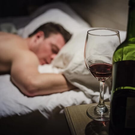 «Κοινωνική άπνοια»: Τι είναι και γιατί είναι έως και 47% πιο σοβαρή τα Σαββατοκύριακα