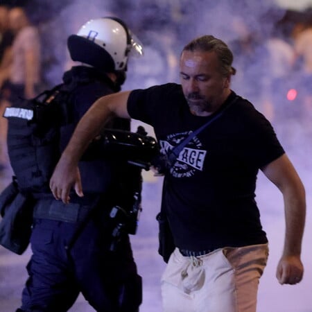 Σερβία: Επεισόδια σε αντικυβερνητικές διαδηλώσεις για πέμπτη συνεχόμενη νύχτα