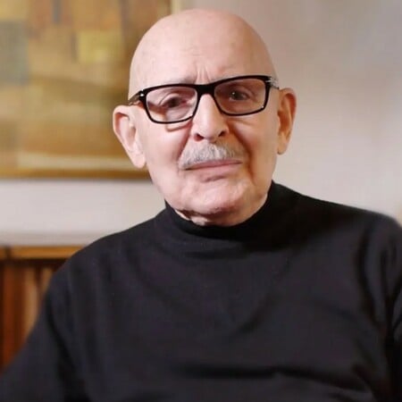 Ο Τζο Κάροφ, σχεδιαστής του εμβληματικού λογότυπου του Τζέιμς Μποντ, πέθανε σε ηλικία 103 ετών