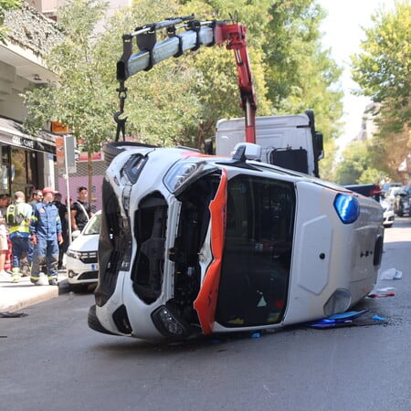 Ανατροπή ασθενοφόρου στο Γουδή - Νεκρός ο ασθενής