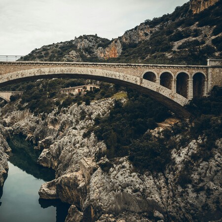 Ιταλία: Γέφυρα στη Σικελία αρχίζει να καταρρέει ενώ κινούνται επάνω της οχήματα