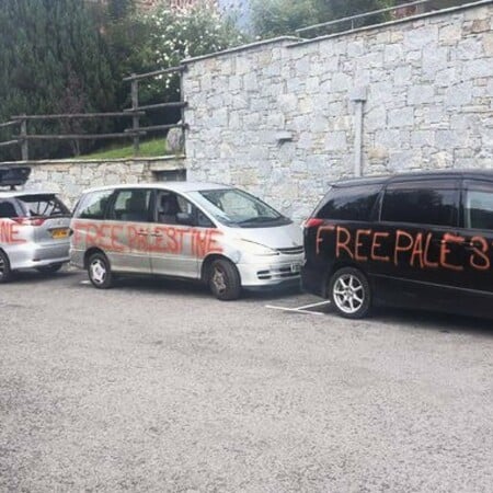 Γαλλία: Άγνωστοι έγραψαν με μπογιά «Free Palestine» σε αυτοκίνητα Εβραίων τουριστών