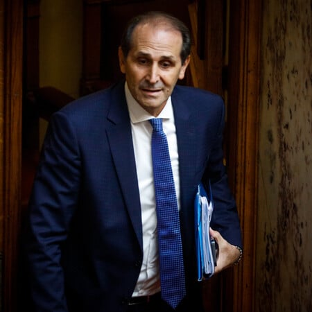 Απόστολος Βεσυρόπουλος: Ανακοπή καρδιάς υπέστη ο βουλευτής της ΝΔ
