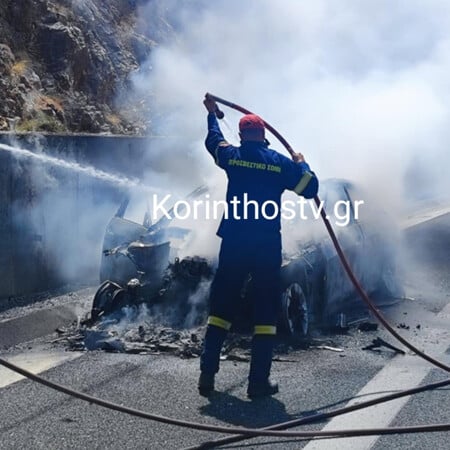 Νεμέα: Βίντεο από τη στιγμή που ΙΧ τυλίγεται στις φλόγες εν κινήσει
