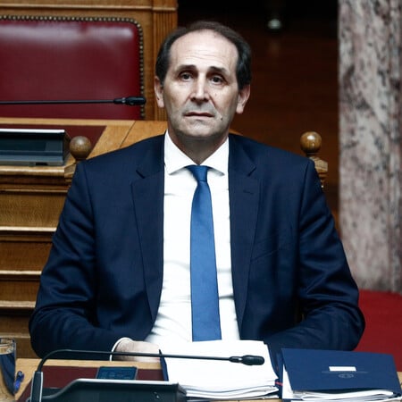 Απόστολος Βεσυρόπουλος: «Χωρίς απινιδωτή, ο "πολιτικός των απινιδωτών"», αναφέρει ο μη κερδοσκοπικός οργανισμός Kids Save Lives