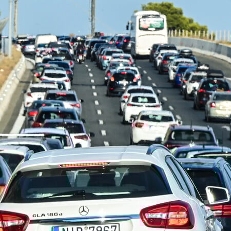 Σε εξέλιξη η μεγάλη επιστροφή των αδειούχων του Αυγούστου στην Αττική - Πού σημειώνεται αυξημένη κίνηση