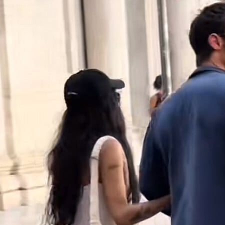 Η Ζόι Κράβιτζ και ο Χάρι Στάιλς εθεάθησαν να φιλιούνται στο Λονδίνο