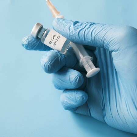 Ο FDA εγκρίνει επικαιροποιημένα εμβόλια για τον Covid-19