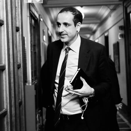 Η Νέα Δημοκρατία και οι δύο επιστροφές που θέλει