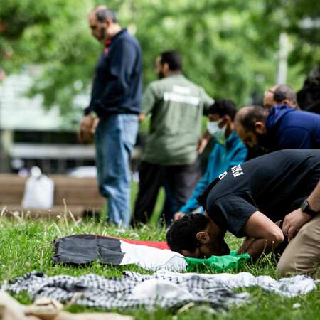 Καναδάς: Το Κεμπέκ απαγορεύει την προσευχή δημοσίως