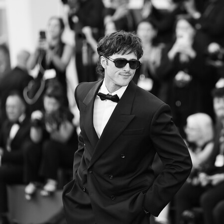 «Είναι σαν να κάνεις τον Δράκουλα χορτοφάγο»: Γιατί το σέξι τέρας του Φρανκενστάιν που παίζει ο Τζέικομπ Ελόρντι είναι λάθος