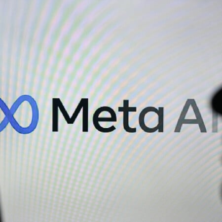Meta: Τα chatbots της δεν θα συζητούν πλέον με εφήβους για αυτοκτονία και αυτοτραυματισμό