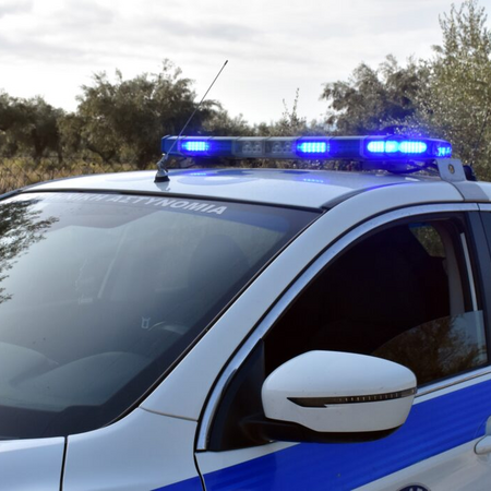 Συνελήφθησαν δύο άνδρες για πυρκαγιά που προκλήθηκε από βεγγαλικά στο Κορωπί