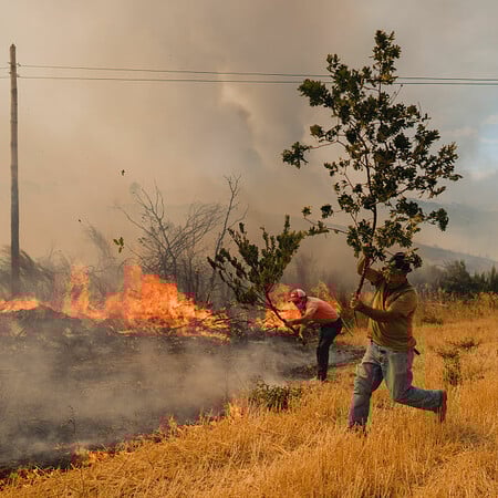 Η Ευρώπη φλέγεται: Η εγκατάλειψη των χωριών τροφοδοτεί τις φονικές φωτιές