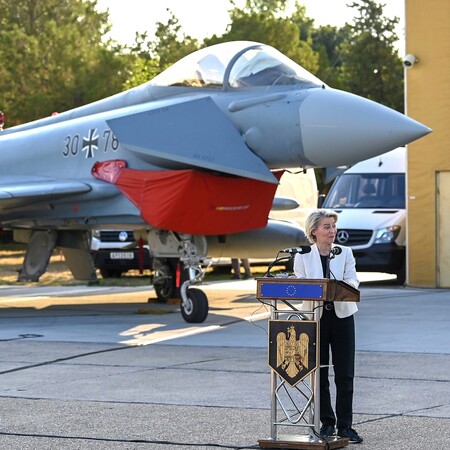 Ιταλία: Σκέψεις για απόκρυψη κρατικών πτήσεων μετά το μπλοκάρισμα του σήματος στο αεροσκάφος της φον ντερ Λάιεν