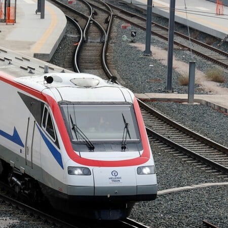 Πάτρα: Συνελήφθη 14χρονος για τη φωτιά κοντά στον Προαστιακό