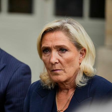 Γαλλία: Η Μαρίν Λεπέν έχει σχέδιο για να κατέβει σε πιθανές πρόωρες εκλογές