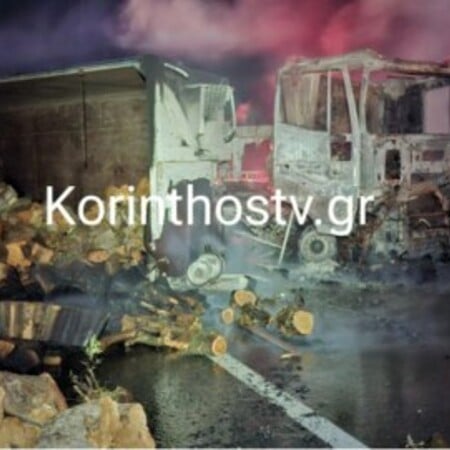 Εθνική Οδός: Νταλίκα με καυσόξυλα προσέκρουσε στο διάζωμα και τυλίχτηκε στις φλόγες