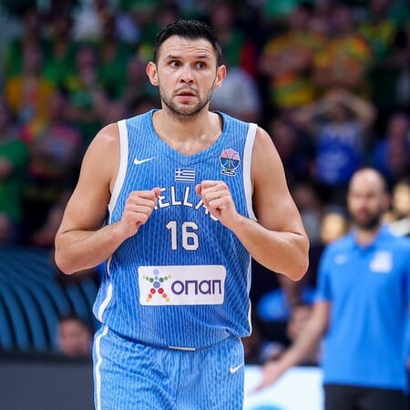Eurobasket 2025- Ο Κώστας Παπανικολάου έστειλε ηχηρό μήνυμα στους γονείς: ««Αν δίνουμε το κακό παράδειγμα, τι περιμένουμε από τα παιδιά μας;»