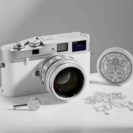 Σε δημοπρασία η φωτογραφική κάμερα Leica Μ-Α του Πάπα Φραγκίσκου