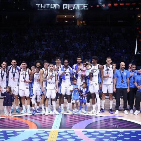 Eurobasket 2025: «Ελλάδα αυτό είναι για εσένα» - Οι πρώτες δηλώσεις προπονητή και παικτών μετά τη νίκη