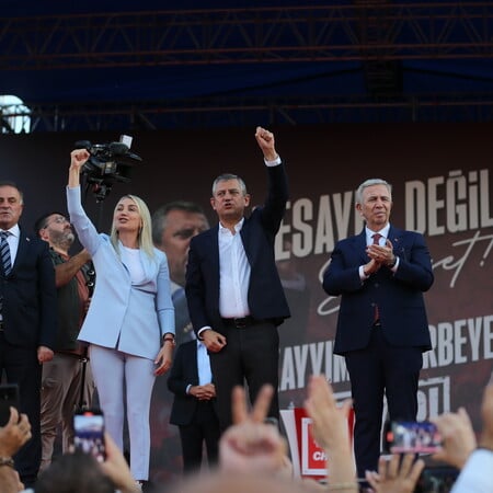 Τουρκία: Η δίκη που μπορεί να ανατρέψει το πολιτικό σκηνικό - Το μέλλον του CHP κρέμεται από μια κλωστή