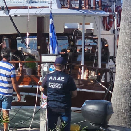Κως: Ελεγκτές της ΑΑΔΕ παρίσταναν τους τουρίστες