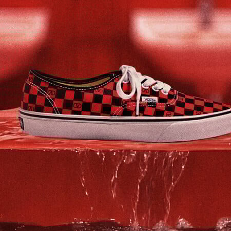 Valentino Garavani x Vans: Η συνεργασία που ενώνει την υψηλή ραπτική με το skate DNA