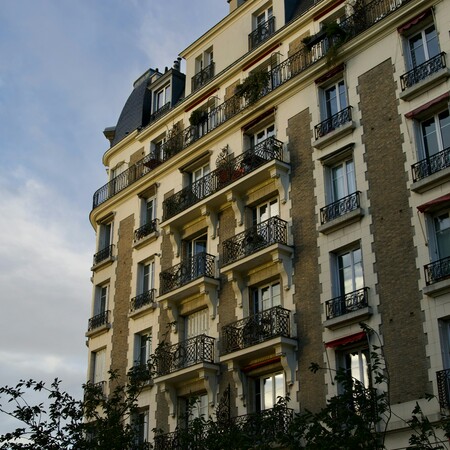 Στεγαστική κρίση: Η δήμαρχος Παρισιού δεσμεύεται για 40% κοινωνικές κατοικίες έως το 2035