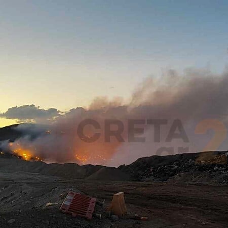 Χανιά: Μαίνεται η φωτιά που ξέσπασε την Πέμπτη κοντά σε εργοστάσιο ανακύκλωσης