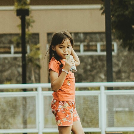 Ινδονησία: Μαζική τροφική δηλητηρίαση 800 μαθητών από σχολικά γεύματα που πρόσφερε η κυβέρνηση