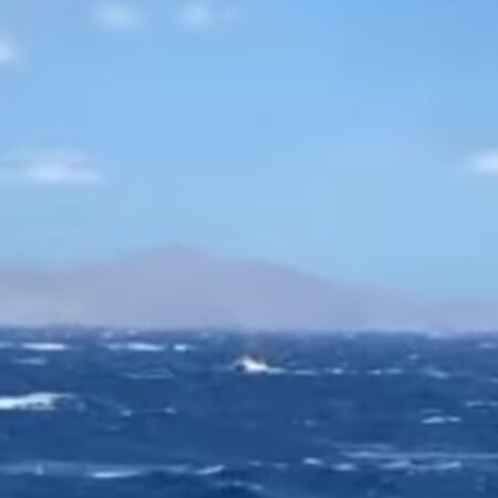 Ιστιοφόρο έπλεε ακυβέρνητο ανοιχτά της Κύθνου - Βίντεο από το περιστατικό