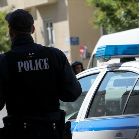 Χαλκιδική: Άνδρας μαχαίρωσε 25χρονη και διέφυγε με 2.000 ευρώ - Φέρεται να είναι δραπέτης φυλακών