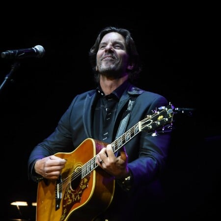 Μπρετ Τζέιμς: Νεκρός σε αεροπορικό δυστύχημα ο βραβευμένος με Grammy μουσικοσυνθέτης