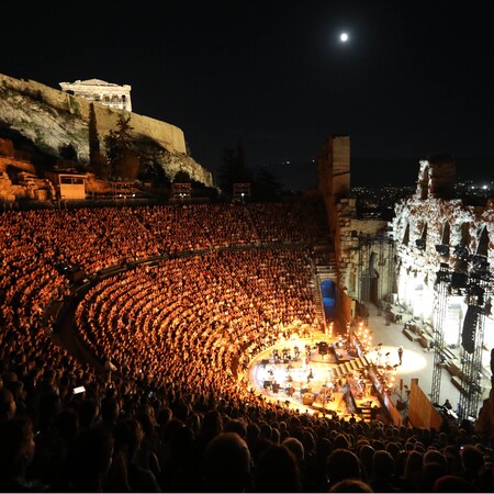 Σταύρος Ξαρχάκος: Το «Ταξίδι στο Φως» επιστρέφει στο Ηρώδειο και οδεύει προς νέο sold out