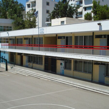 Σύλληψη 14χρονου στο Γαλάτσι: Έβγαλε φωτογραφία 9χρονο στις τουαλέτες σχολείου