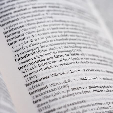 Από το «petrichor» μέχρι το «cancel culture»: Οι 5.000 νέες λέξεις στο λεξικό Merriam-Webster