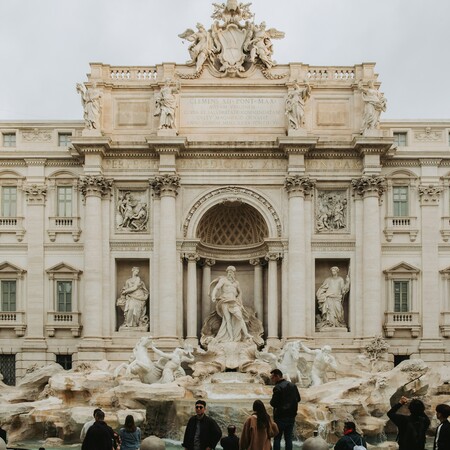 Fontana di Trevi: Πού καταλήγουν τα κέρματα που πετιούνται στο δημοφιλέστερο συντριβάνι του κόσμου;