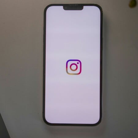 Ηνωμένο Βασιλείου: Facebook και Instagram χρεώνουν έως και £3,99 για μηνιαία συνδρομή χωρίς διαφημίσεις