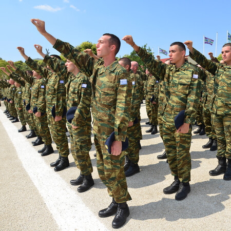 Νέα εποχή για τη στρατιωτική θητεία: Τι αλλάζει από 1η Ιανουαρίου