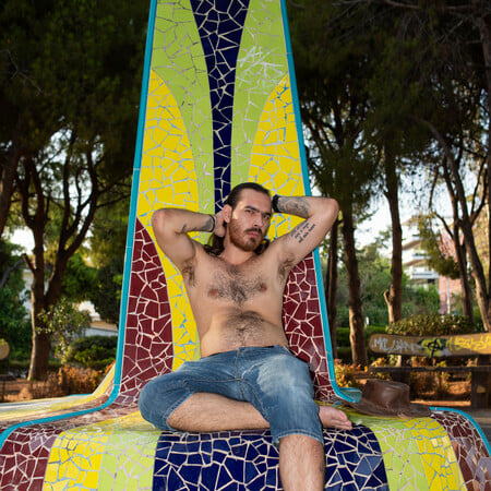 Νικόλας Μυλωνόπουλος: Ένας ποιητής που βιοπορίζεται από το ποδόσφαιρο και το πορνό!