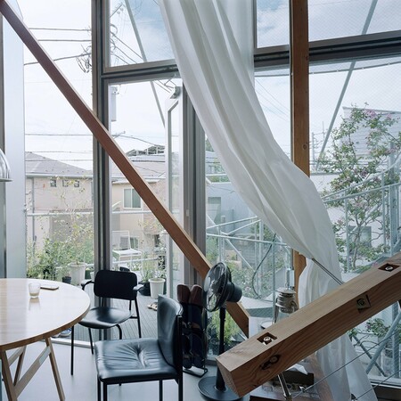 Ένα σπίτι που αλλάζει σχήμα στα προάστια του Τόκιο