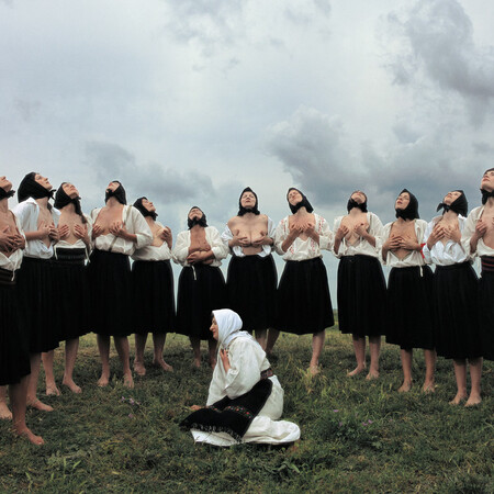 Φαλλοί πέντε μέτρων και όργια σκελετών: Η Μαρίνα Αμπράμοβιτς στο πιο τολμηρό έργο της