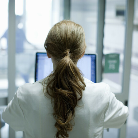 Ταλαιπωρία για ραντεβού στο 1566 - Πολίτες σε αναμονή 