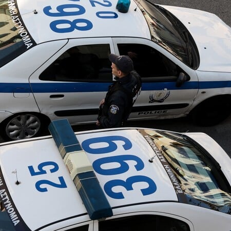 Ίλιον: Σοβαρό τροχαίο με παράσυρση πεζού από μοτοσικλέτα